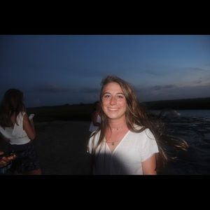 Meet your Posher, Isabel